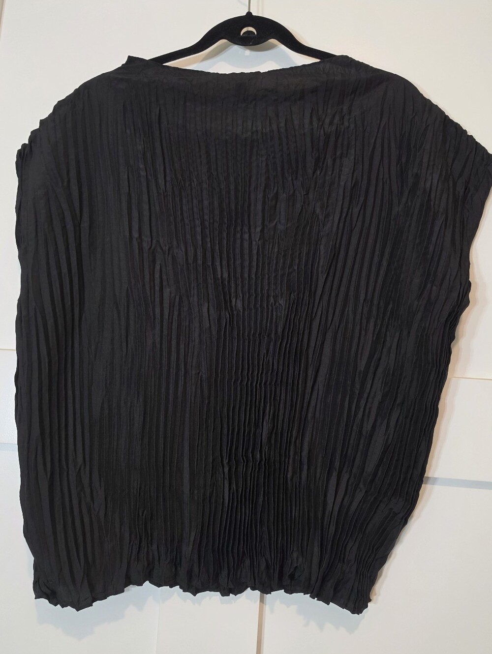 Eileen Fisher Silk Crushed Elegant Top Cap Sleeves Funnel Neck Black Medium NEW - Picture 11 of 11